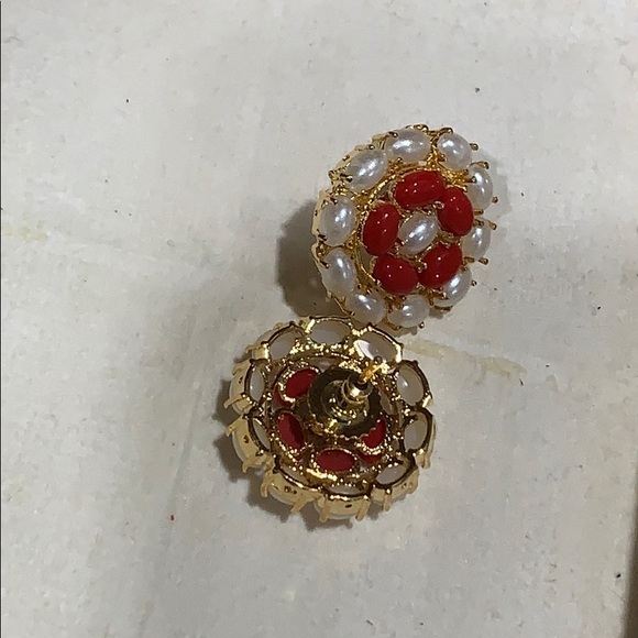 studs - Picture 3 of 3